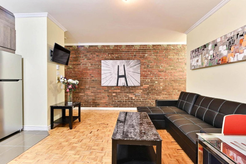 Apartment Hotel St-Denis, Montréal, Canada
