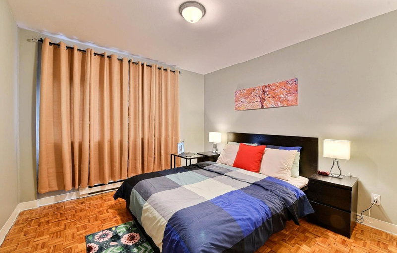 Apartment Hotel St-Denis, Montréal, Canada