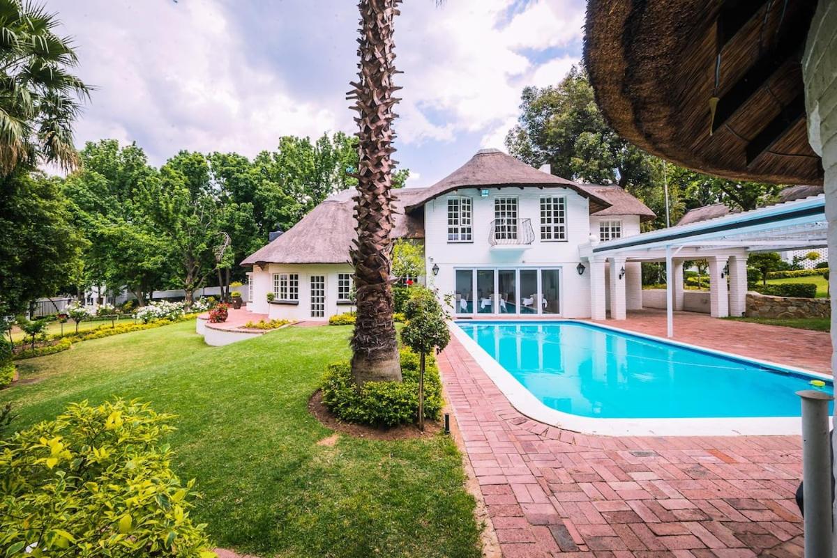 Sandton Country Manor, Южная Африка