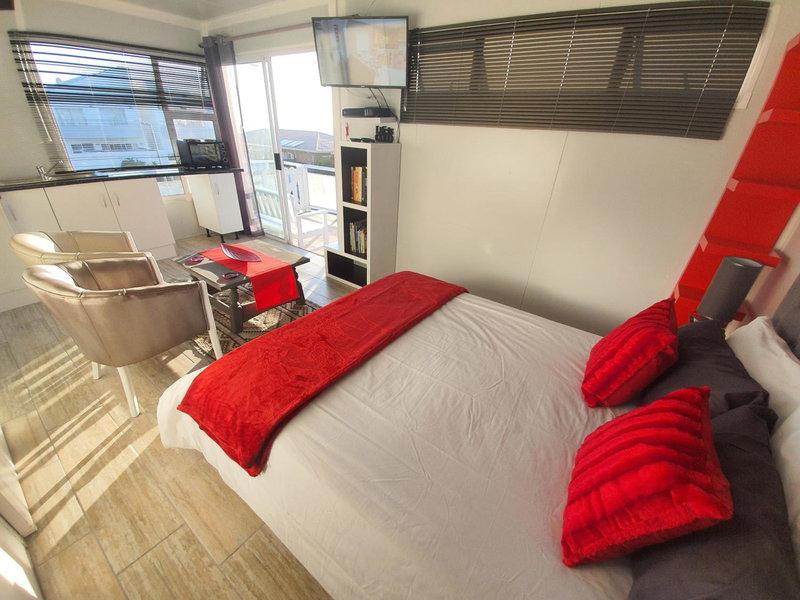 Atlantic Studio - Compact unit with Sea Views, Melkbosstrand, South Africa