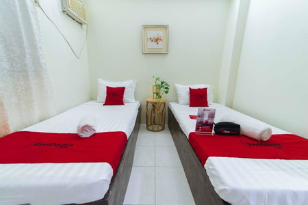 RedDoorz @ Ledesco Avenue Lapaz Iloilo, Iloilo City, Philippines