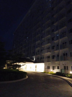 Lovely Condo 2-BR w/balcony in SM-Sucat, Paranaque, Manila, Philippines