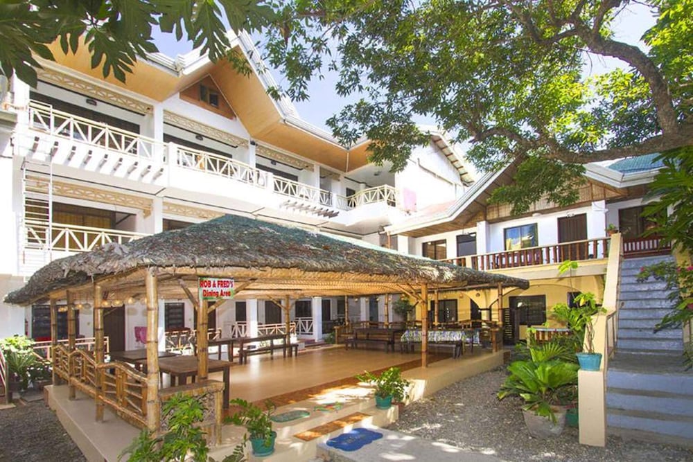 Rob and Fred's Resort, Филиппины