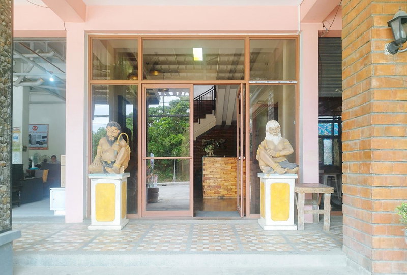 Estancia Roadside Inn by RedDoorz, Estancia, Philippines
