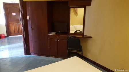Dumaguete Royal Suite Inn, Dumaguete, Philippines