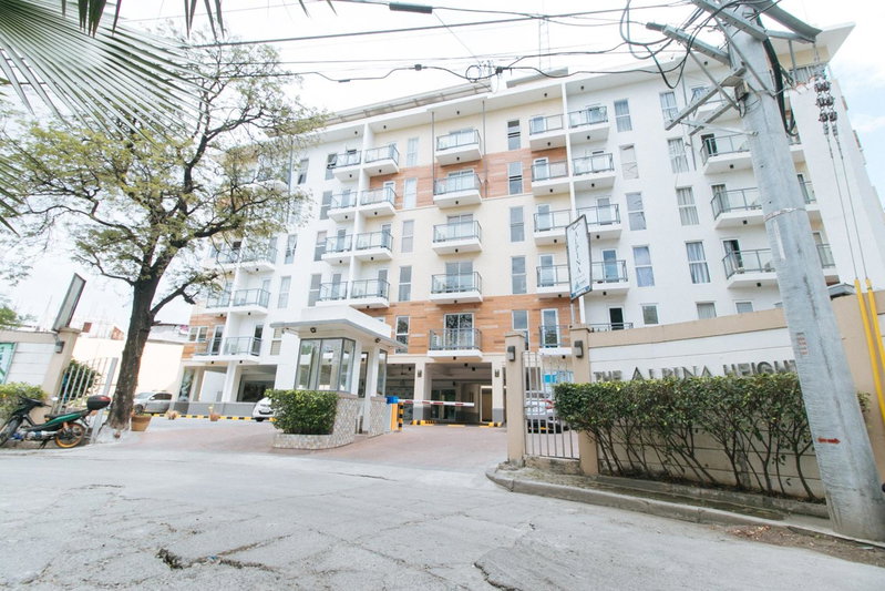 RedDoorz Plus at Alpina Heights Paranaque, Manila, Philippines