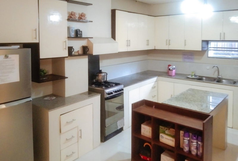 Skyleigh Apartelle by RedDoorz, Iloilo City, Philippines