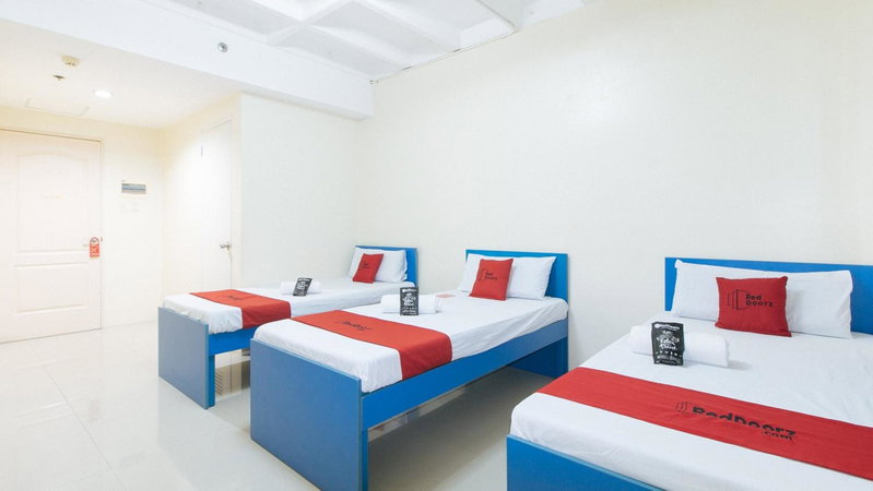 RedDoorz @ Insular Square Mandaue City, Mandaue City, Philippines