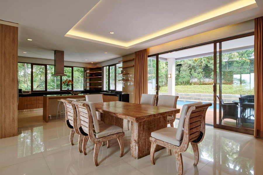 Harmony Hilltop City View Villa 4 Bedrooms With a Private Heated Swimming Pool and a Billiard Table, Bandung, Indonesia