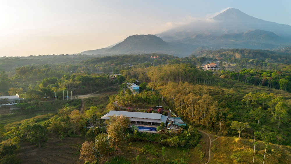 Hotel · Royal Caravan Hotel Trawas, Trawas