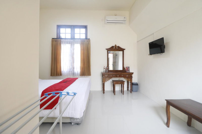 RedDoorz Syariah near Gelora Delta Sidoarjo, Sidoarjo, Indonesia