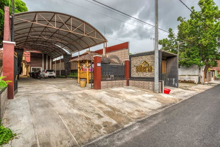 RedDoorz Syariah near Kebon Rojo Park Blitar, Karangtengah, Indonesia
