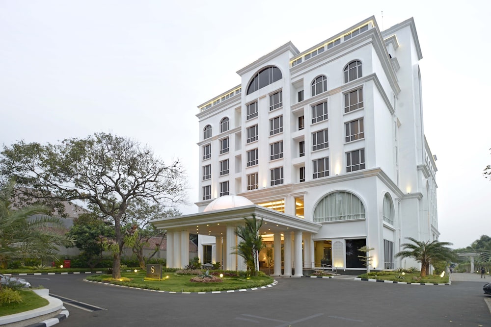 Hotel · The Sahira Hotel Syariah, Bogor