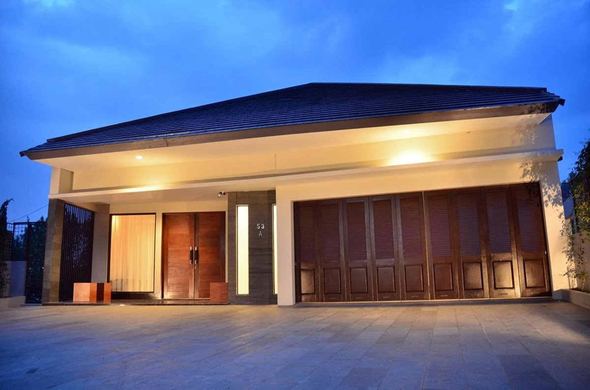 Hotel · Radiance Hill View Villa 10 Bedrooms With a Private Heated Swimming Pool and a Billiard Table, Bandung