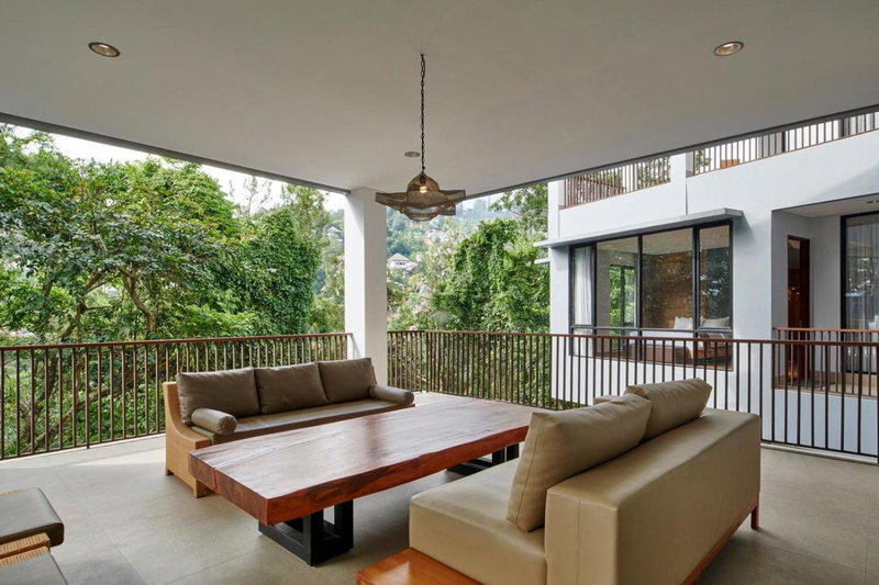 Radiance Hill View Villa 10 Bedrooms With a Private Heated Swimming Pool and a Billiard Table, Bandung, Indonesia