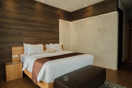 Radiance Hill View Villa 10 Bedrooms With a Private Heated Swimming Pool and a Billiard Table, Bandung, Indonesia