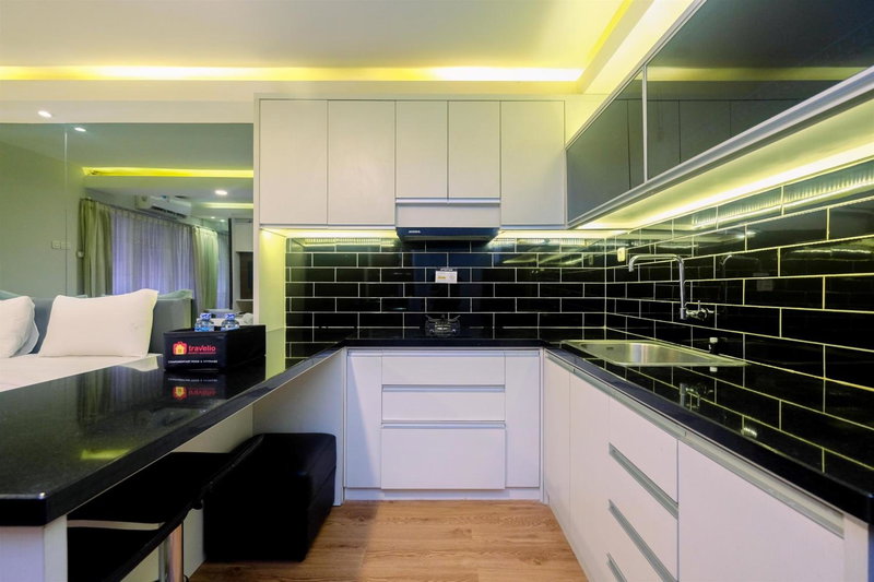 Elegant and Comfy Studio Amethyst Apartment By Travelio, Jakarta, Indonesia