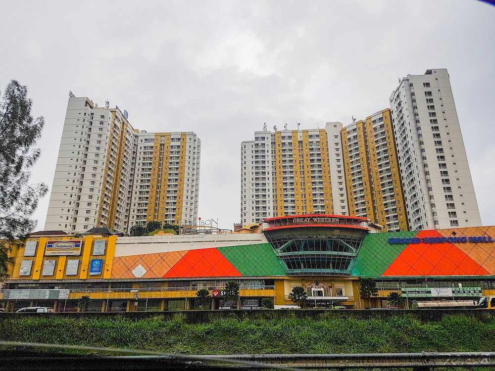 Hotel · Comfort And Comfy 2Br At Great Western Resort Apartment, Tangerang