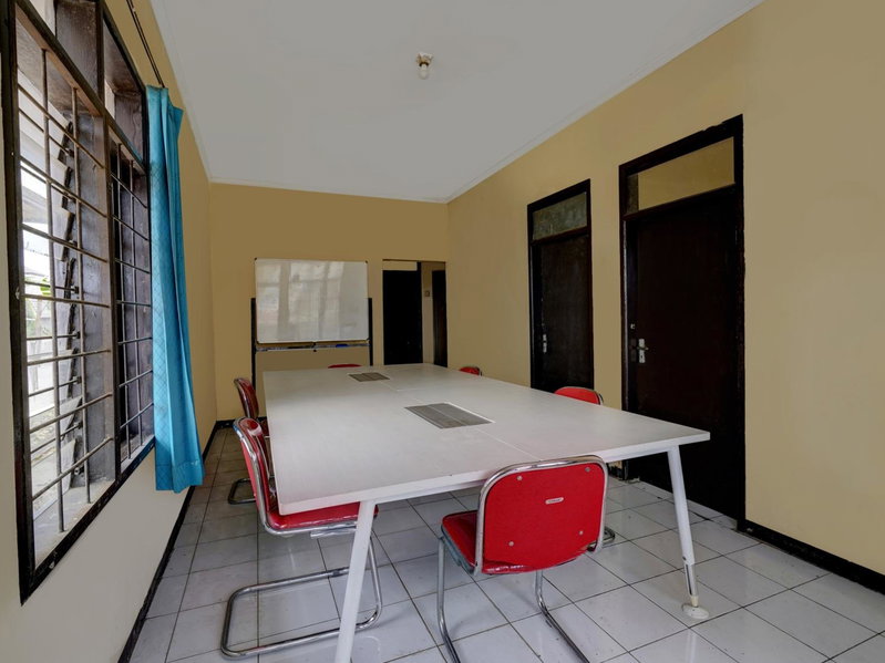 OYO Life 91116 Pelangi Residence Syariah, Jatiroke, Indonesia