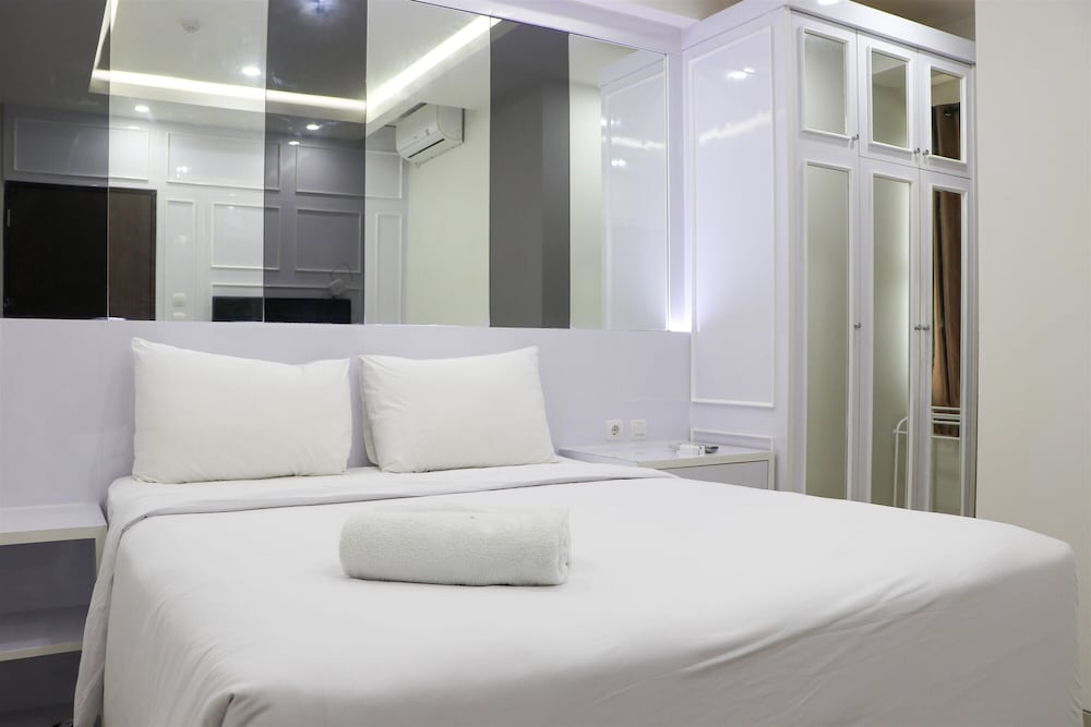 Hotel · Comfort 2Br Apartment At 30Th Floor Transpark Cibubur, Depok