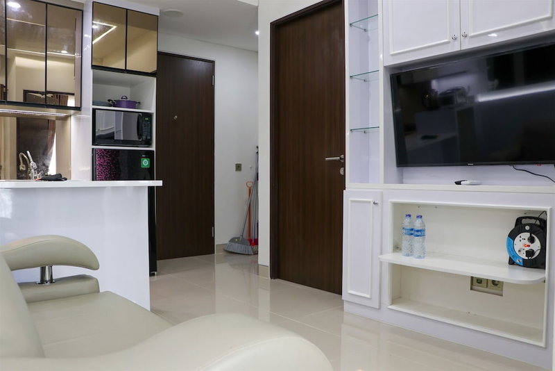 Comfort 2Br Apartment At 30Th Floor Transpark Cibubur, Depok, Indonesia