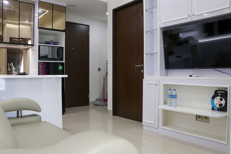 Comfort 2Br Apartment At 30Th Floor Transpark Cibubur, Depok, Indonesia