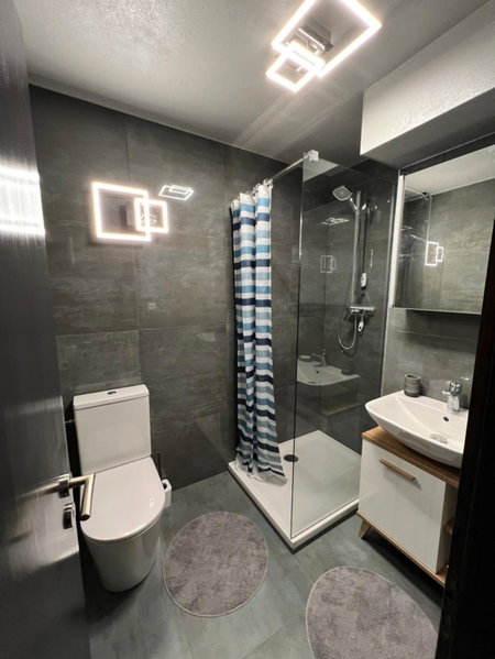 Cosy studio for 4 near ski lift, MELEZES K22, Veysonnaz, Switzerland
