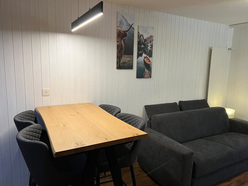 Cosy studio for 4 near ski lift, MELEZES K22, Veysonnaz, Switzerland