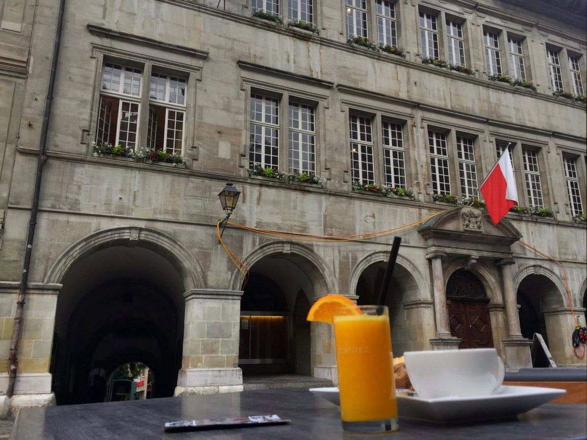 Hôtel du Raisin, Schweiz