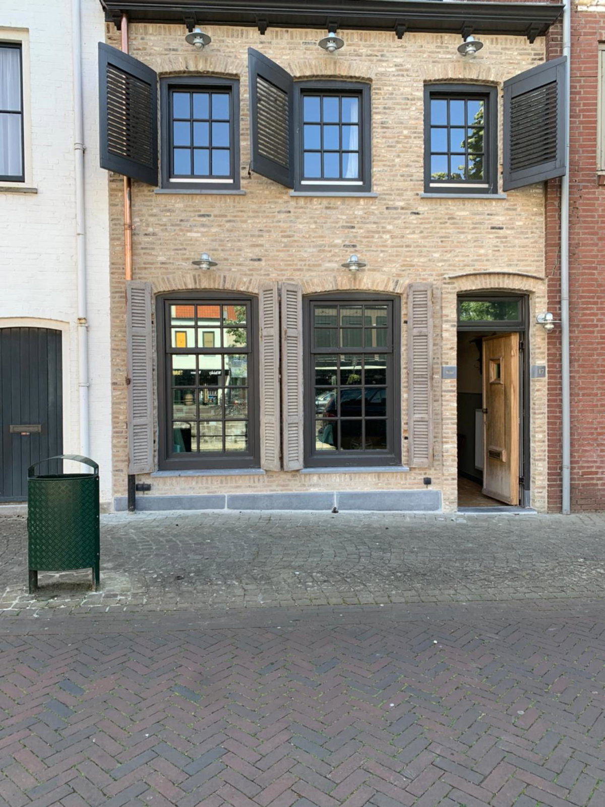 Toplocatie in centrum Sluis, The Netherlands