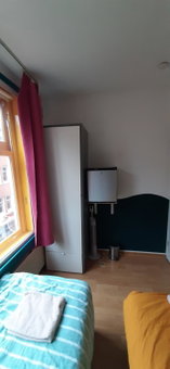 MICHELLE, not for parties, not a hotel, room with shared bathroom, no kitchen, Amsterdam, The Netherlands