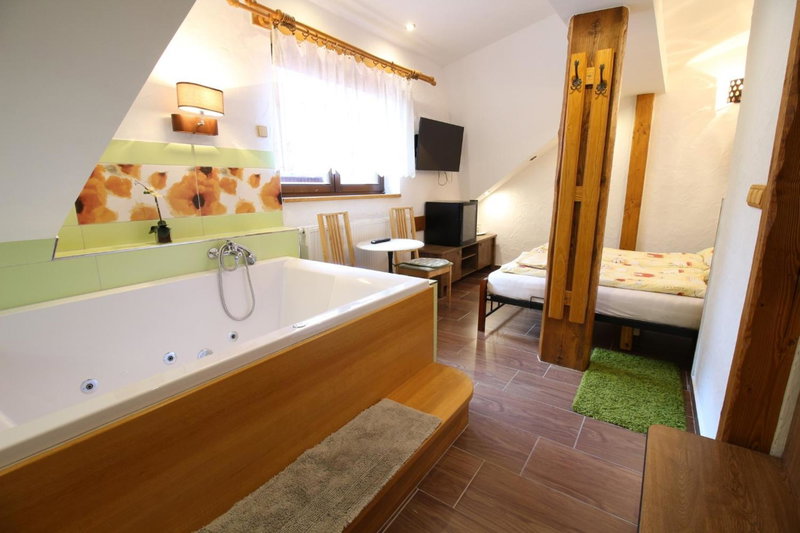 Wellness Penzion Na Kamyncu, Jablunkov, Czechia