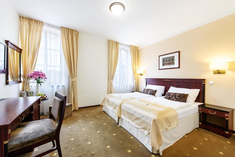 Hotel & Apartments U Černého orla, Třebíč, Czechia