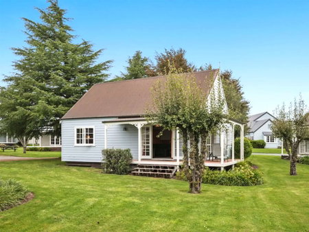 2 Bedroom Cottage near Huka Falls, Taupo, New Zealand