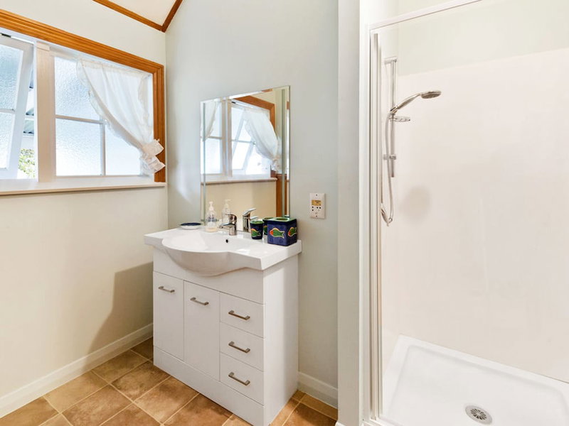 2 Bedroom Cottage near Huka Falls, Taupo, New Zealand
