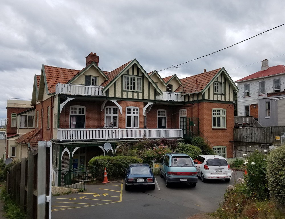 Hotel · Stafford Gables Hostel, Dunedin