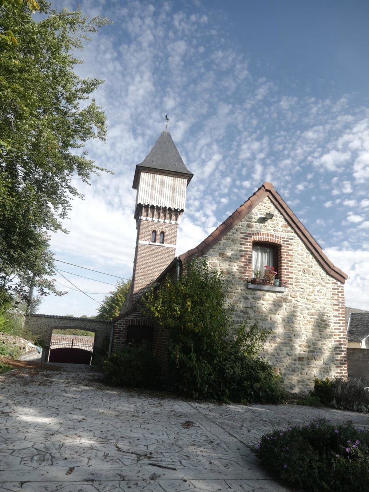 Hotel · Gite 3 épis Tour de Charme, Péruwelz