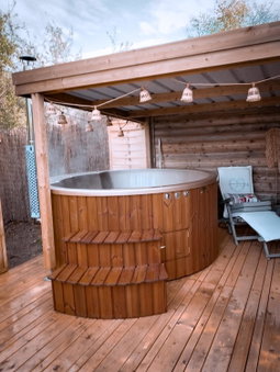 Cabane au style scandinave et son bain nordique, Bouillon, Belgium