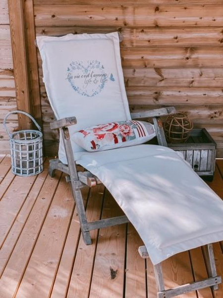 Cabane au style scandinave et son bain nordique, Bouillon, Belgium