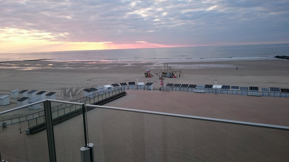 lounge appartement zeedijk Oostende, Belgium