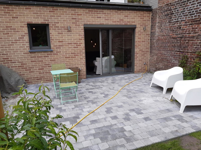 Appartement rez Terrasse et Jardin, Huy, Belgium