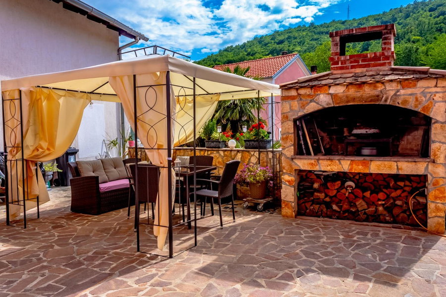 Comfortable apartment near Opatija, Matulji, Croatia
