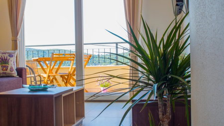 Apartment Sandra (2+2) with a breathtaking view, Vis, Croatia