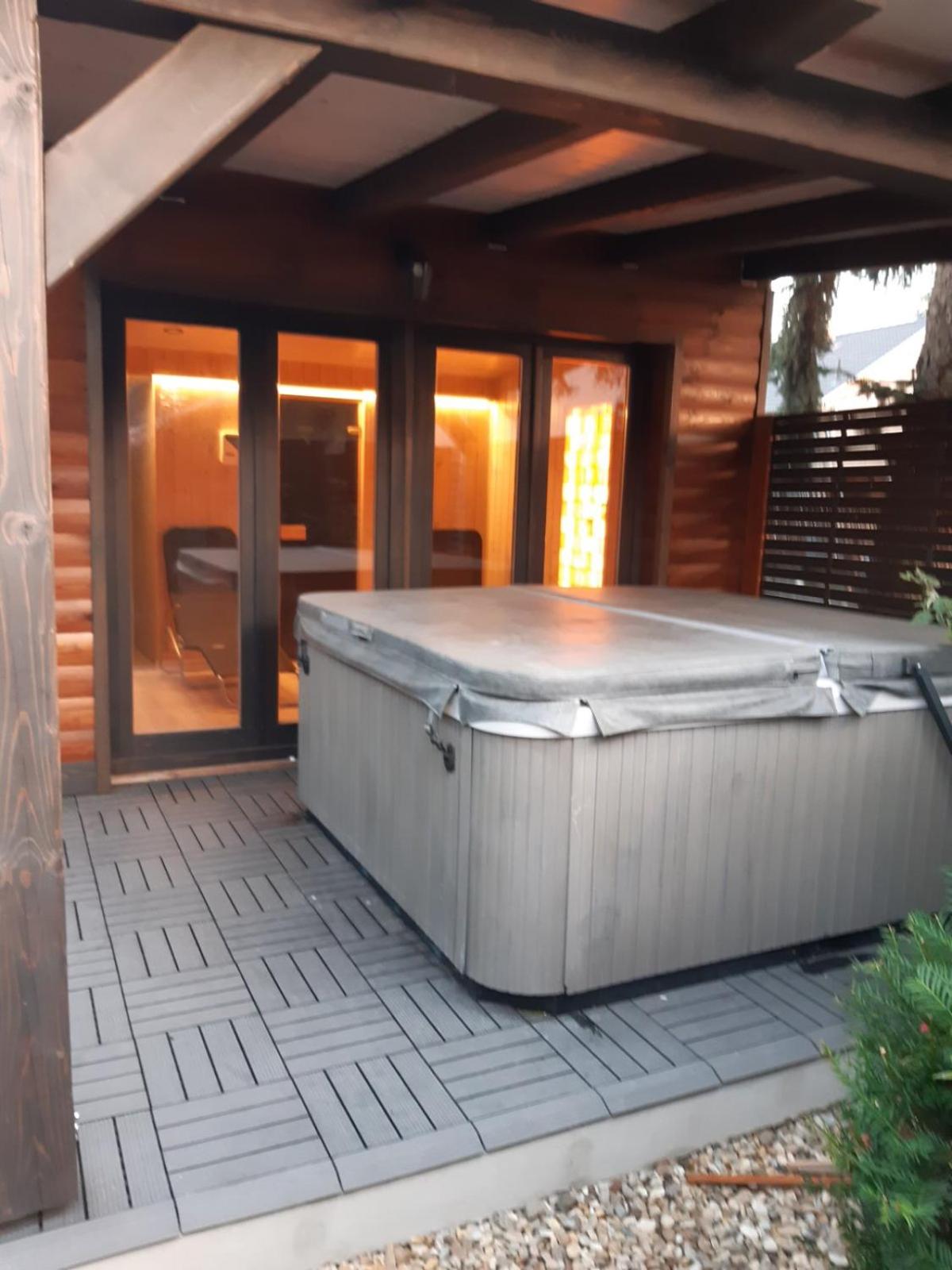 Hotel · Vali néni kifőzde és apartman, Verőce