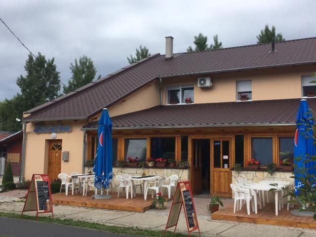 Hotel · Balaton Panzió, Balatonberény