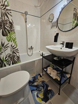 The GreeNest Vintage Lodging, Budapest, Hungary