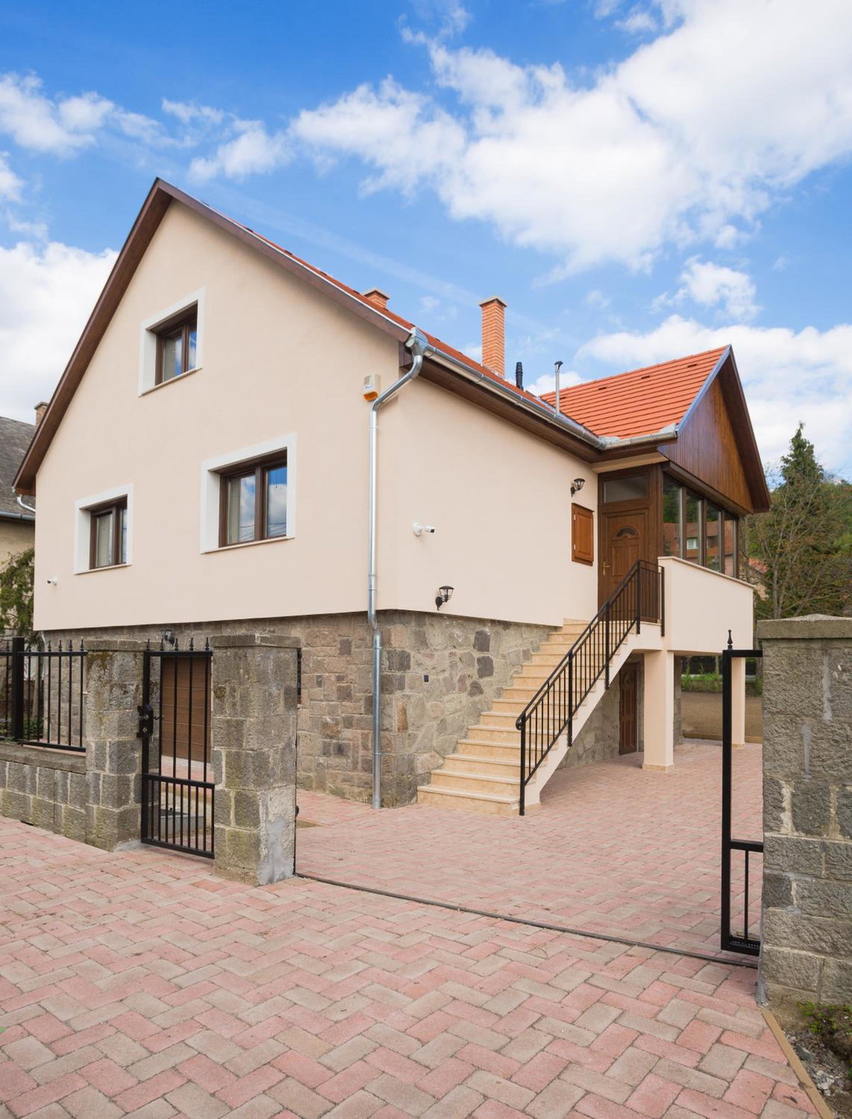 Harangvirág Apartmanház - Visegrád, Hungary