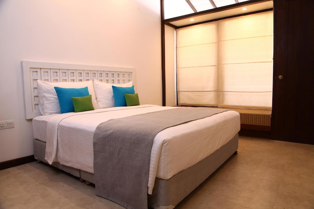 Hotel · Blue Breeze, Negombo