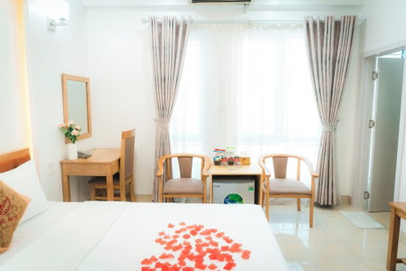 Victoria Hotel Me Tri, Hanoi, Vietnam