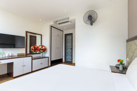Yolowa Hotel, Hanoi, Vietnam